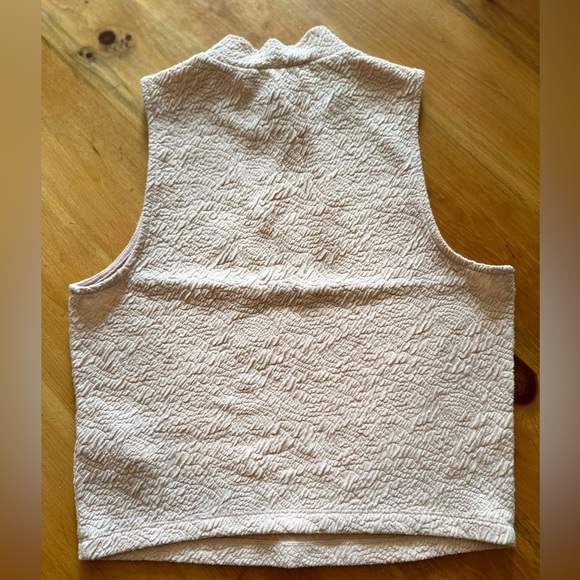 Mock neck tank top - Picture 3 of 3